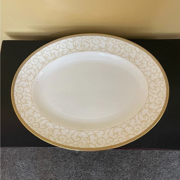Wedgewood Celestial Gold serving platter - Picture 1 of 3